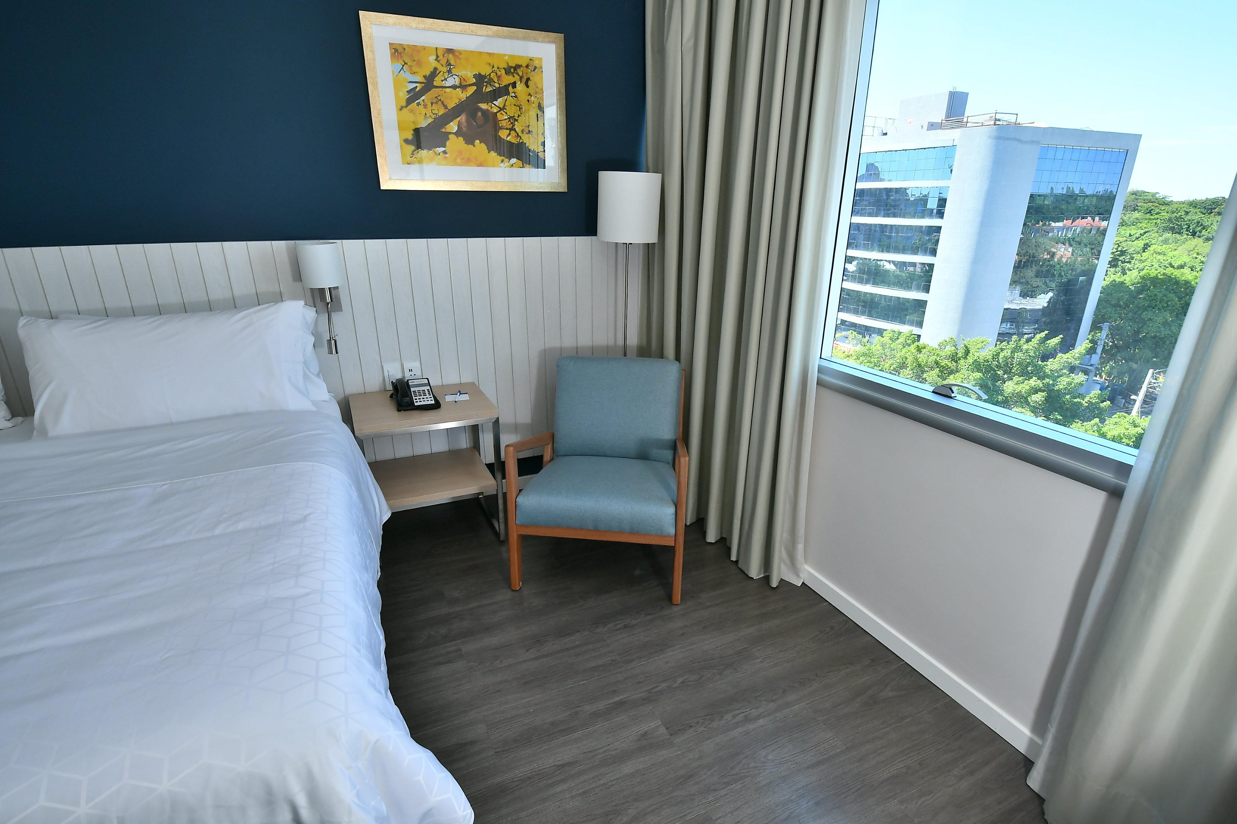 Holiday Inn Express Asuncion Aviadores By Ihg Eksteriør bilde