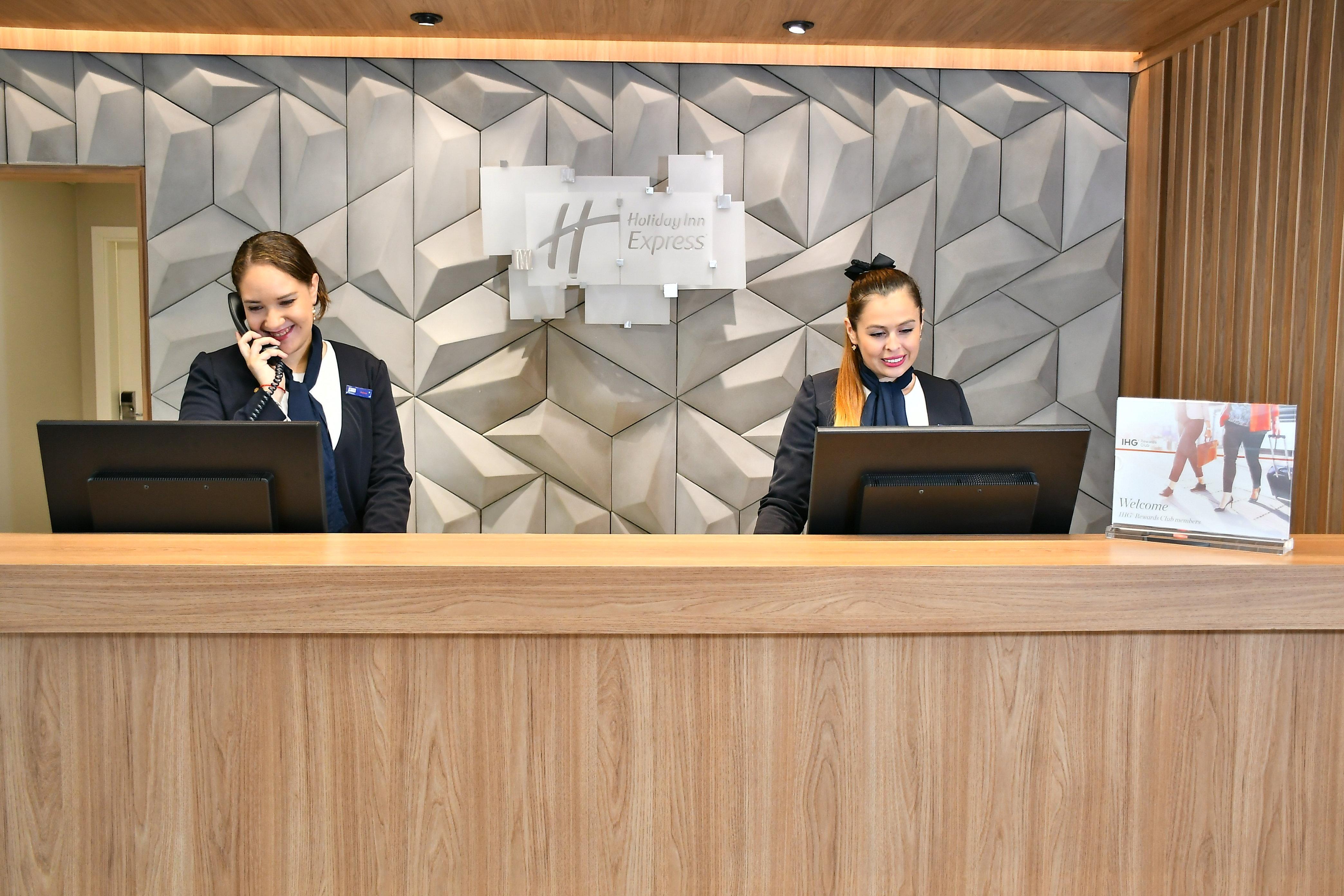 Holiday Inn Express Asuncion Aviadores By Ihg Eksteriør bilde